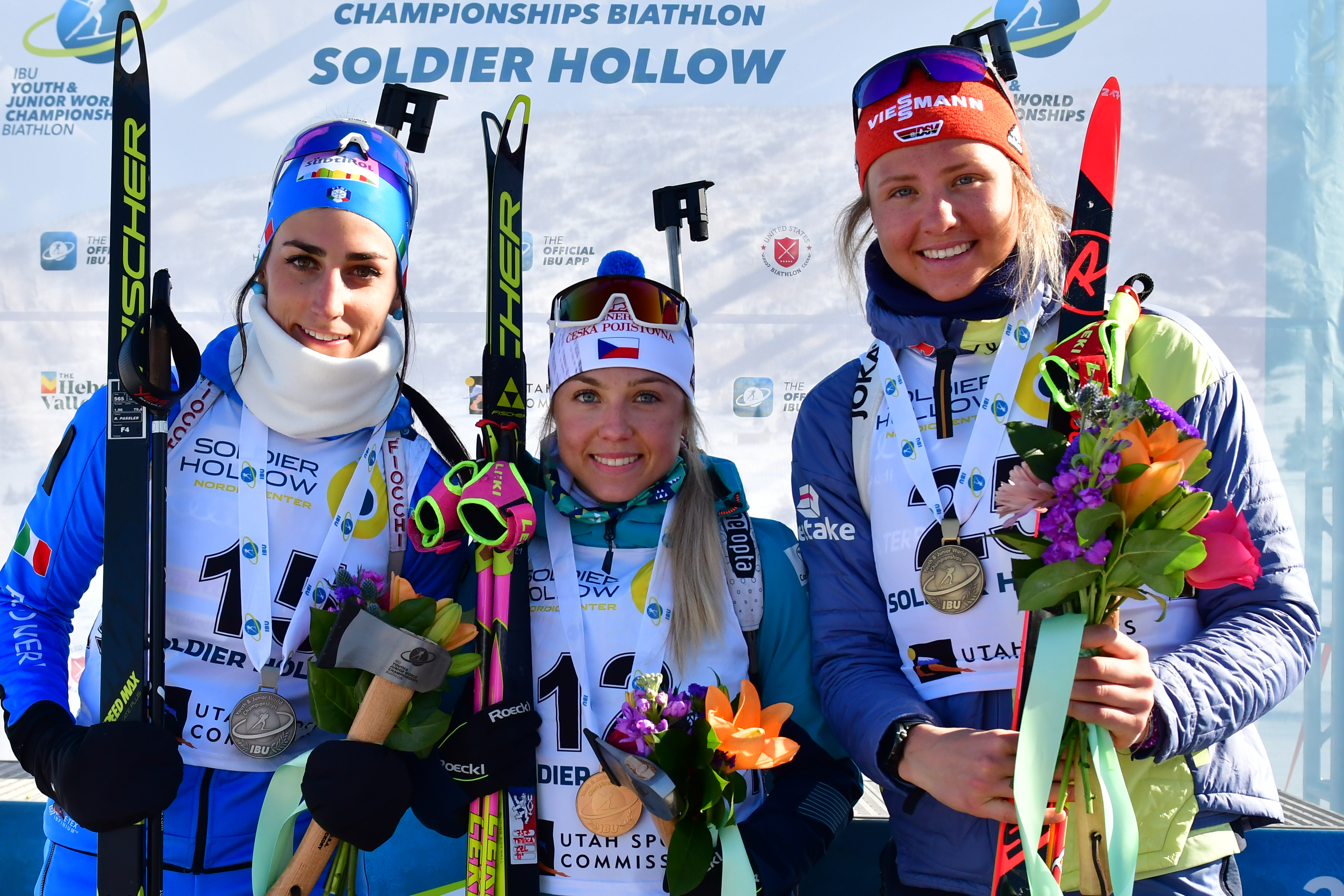 Junior Sprint Gold to Czech Republics Vobornikova, Norways Nevland