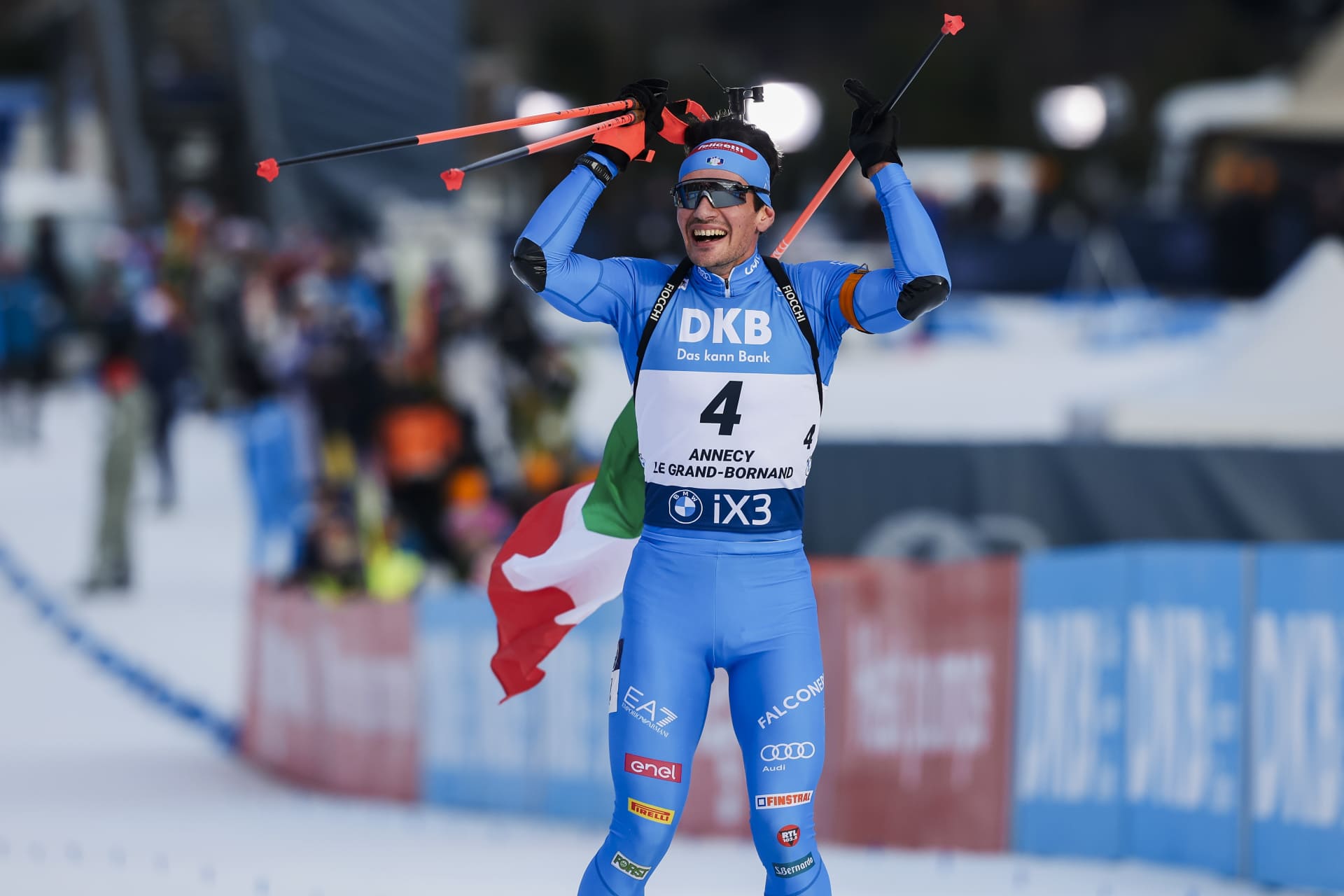 Giacomel Shines in Standing, Speeds to Annecy Le Grand Bornand Men’s Mass Start Title